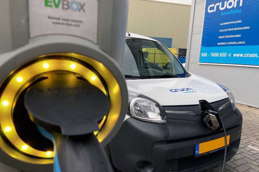 Cruon beveiligingsbedrijf Groningen elektrisch rijden