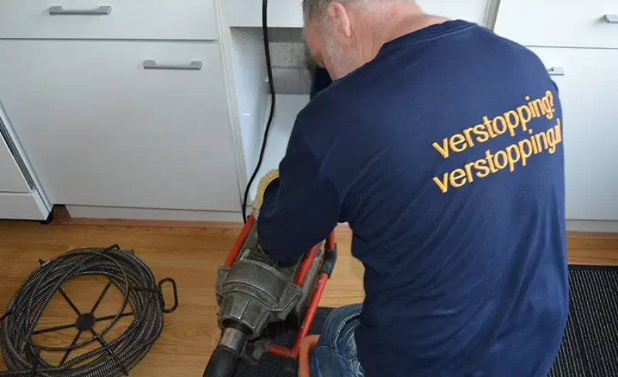 afvoer ontstoppen keukenkast
