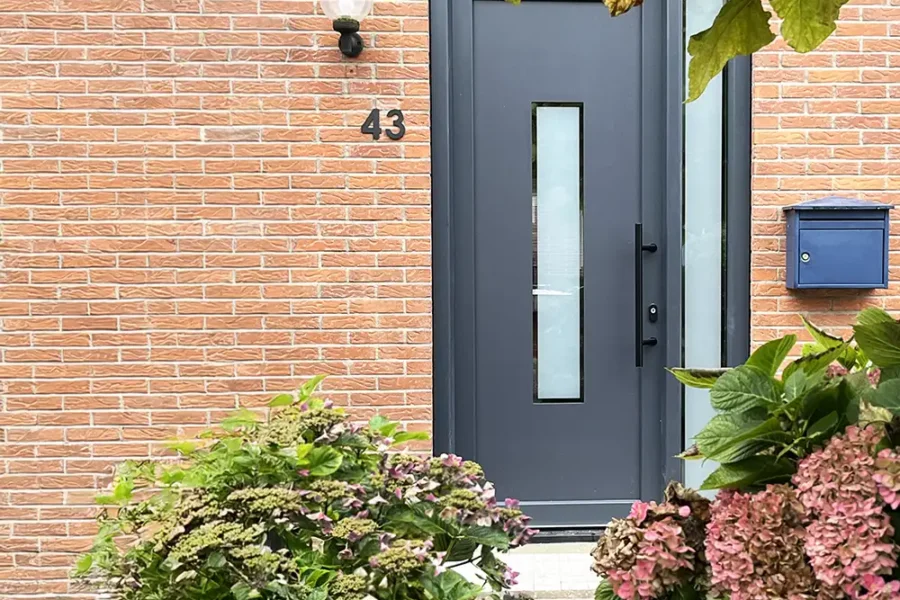 kunststof deur kozijn laten plaatsen